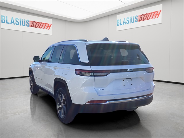 2023 Jeep Cherokee 4xe photo 5