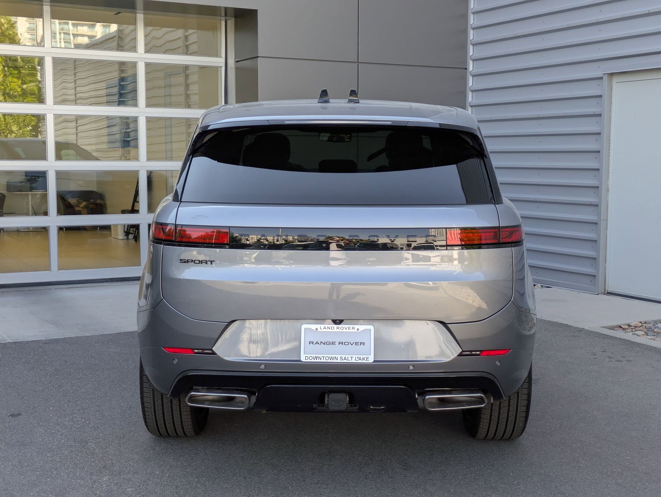 2025 Land Rover Range Rover Sport SE photo 4