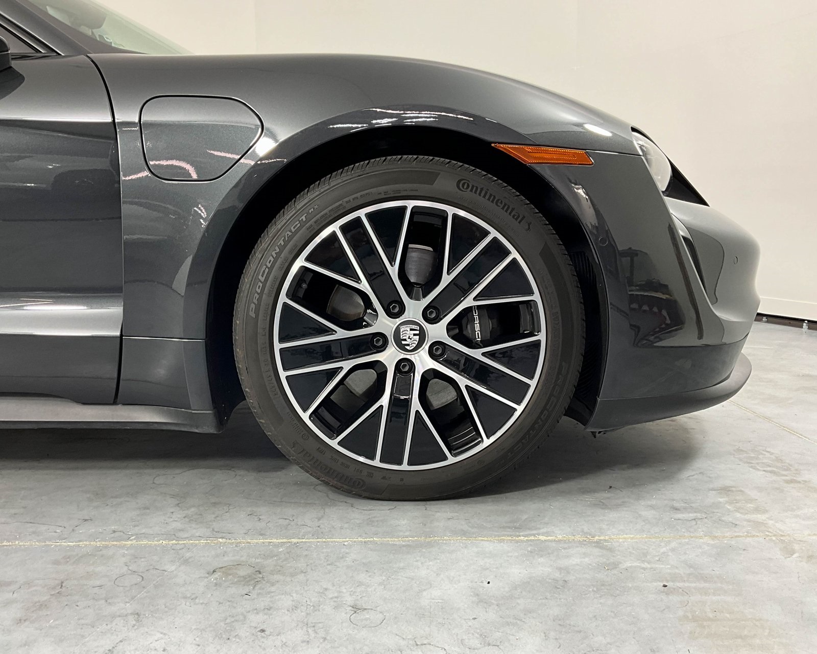 2024 Porsche Taycan photo 11