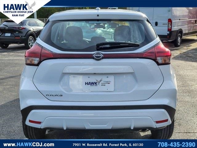 2024 Nissan Kicks S photo 2