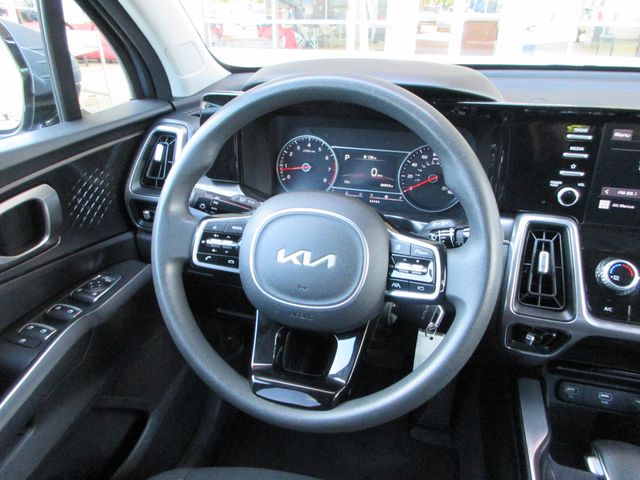 2022 Kia Sorento LX photo 19
