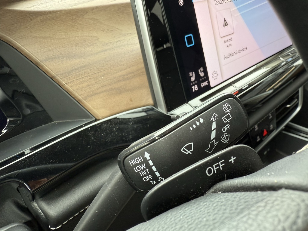 2024 Volkswagen Atlas SE Technology photo 24
