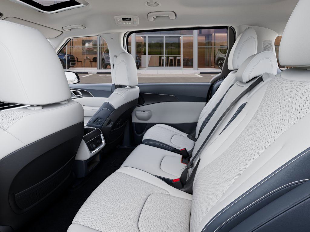 2026 Kia Carnival SX photo 18