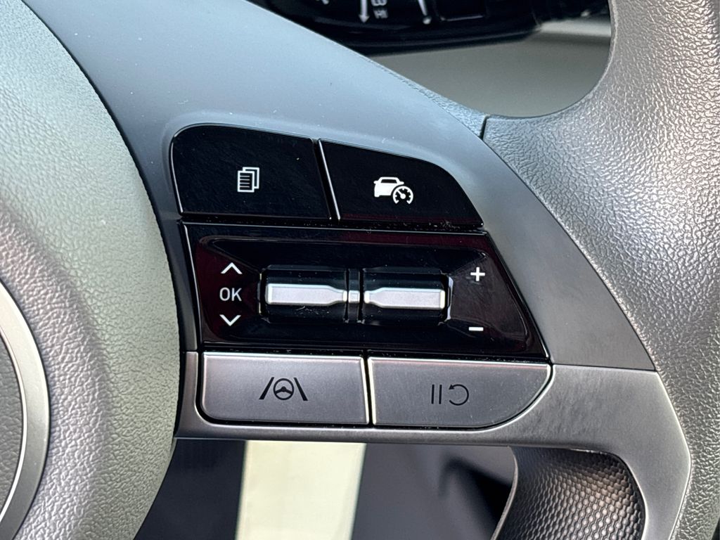 2024 Hyundai Elantra SE photo 24