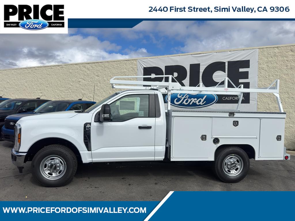 2026 Ford F-250 Super Duty XL's photo