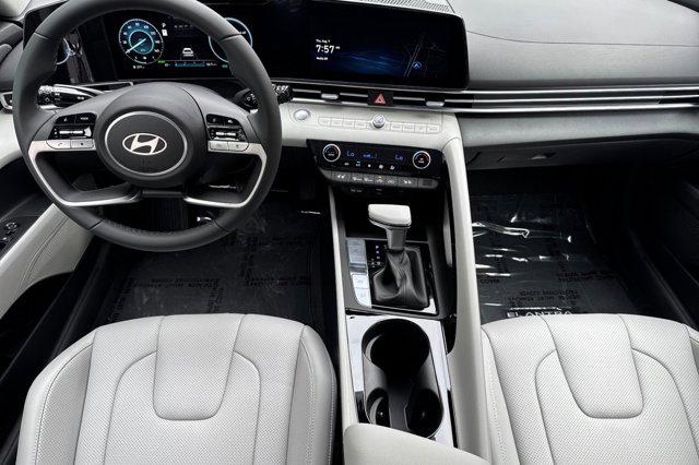 2025 Hyundai Elantra Hybrid Limited photo 6