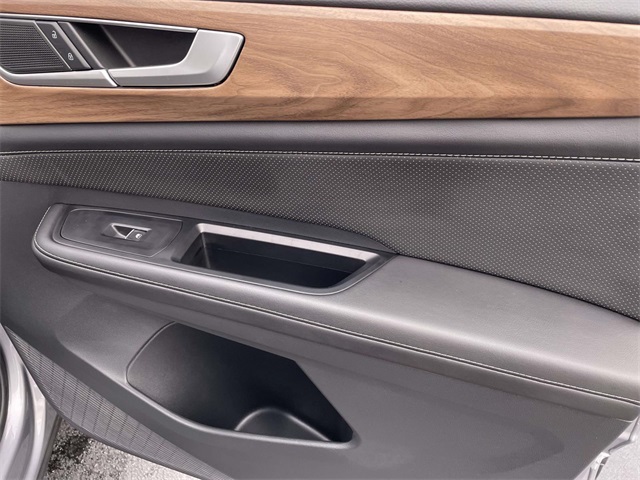 2024 Volkswagen Atlas SE Technology photo 8