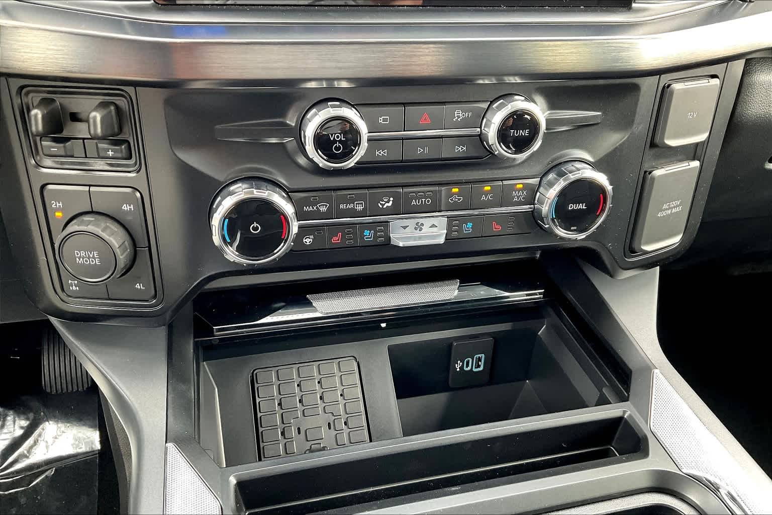 2025 Ford F-250 Lariat photo 17