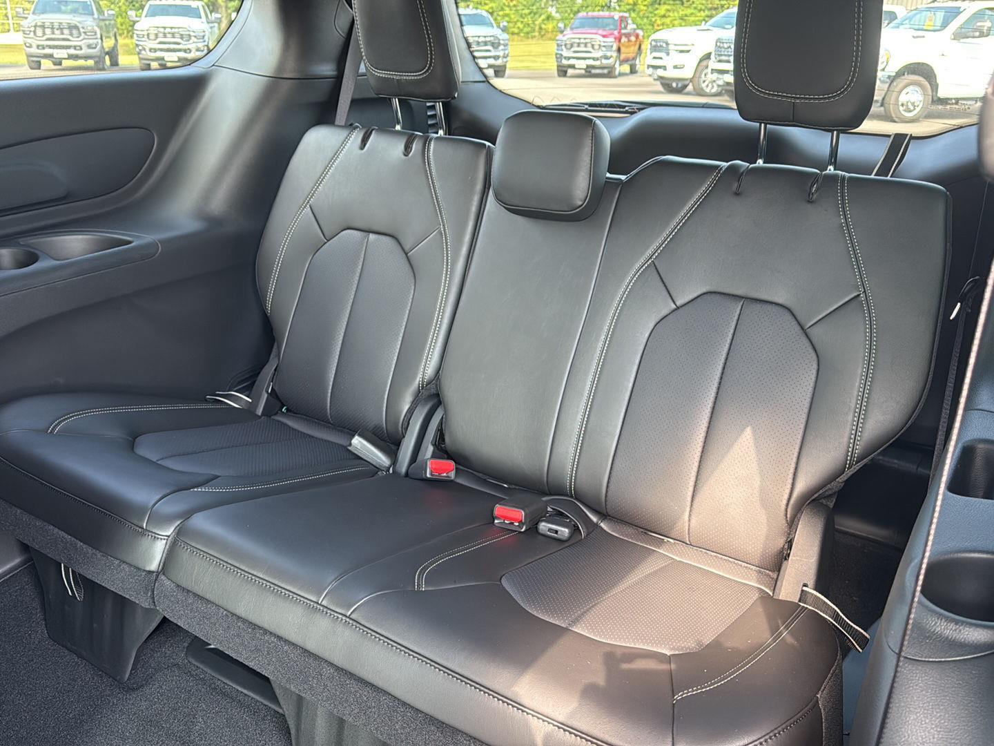 2026 Chrysler Pacifica photo 10