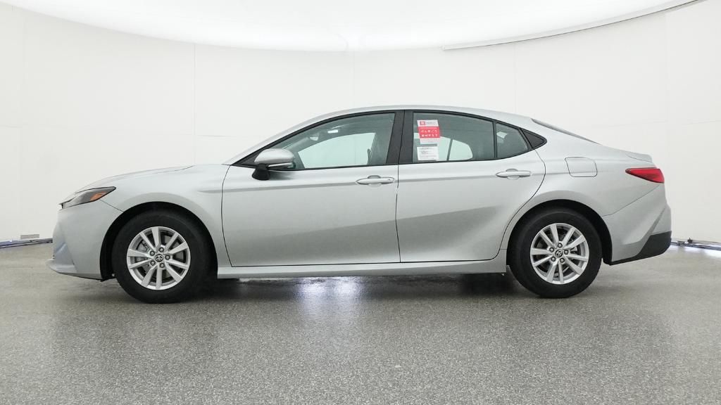 2026 Toyota Camry LE photo 10