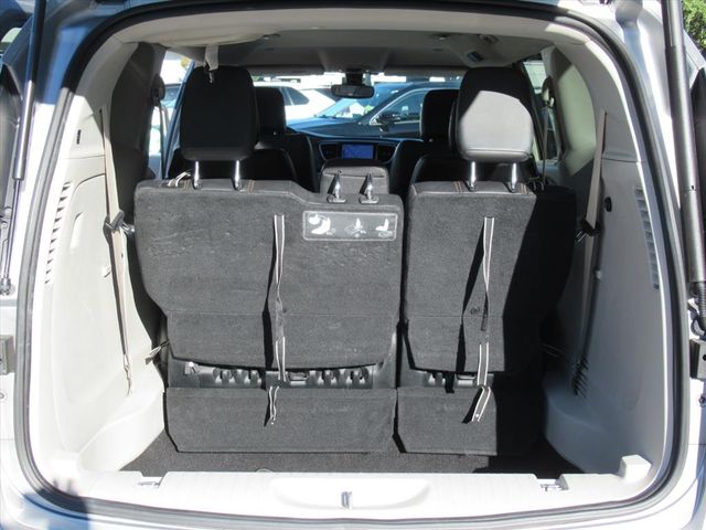 2017 Chrysler Pacifica Touring L photo 26