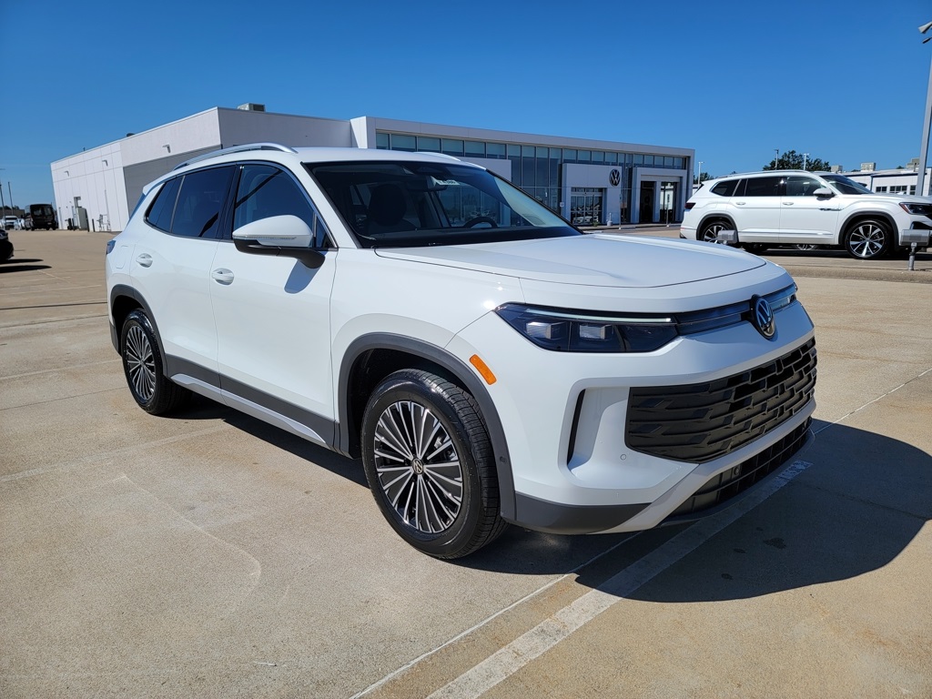 2025 Volkswagen Tiguan S's photo