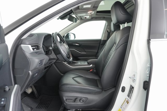 2020 Toyota Highlander XLE photo 17