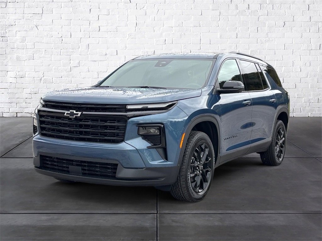 2026 Chevrolet Traverse photo 2
