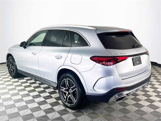 2026 Mercedes Benz GLC 350e 4MATIC photo 2