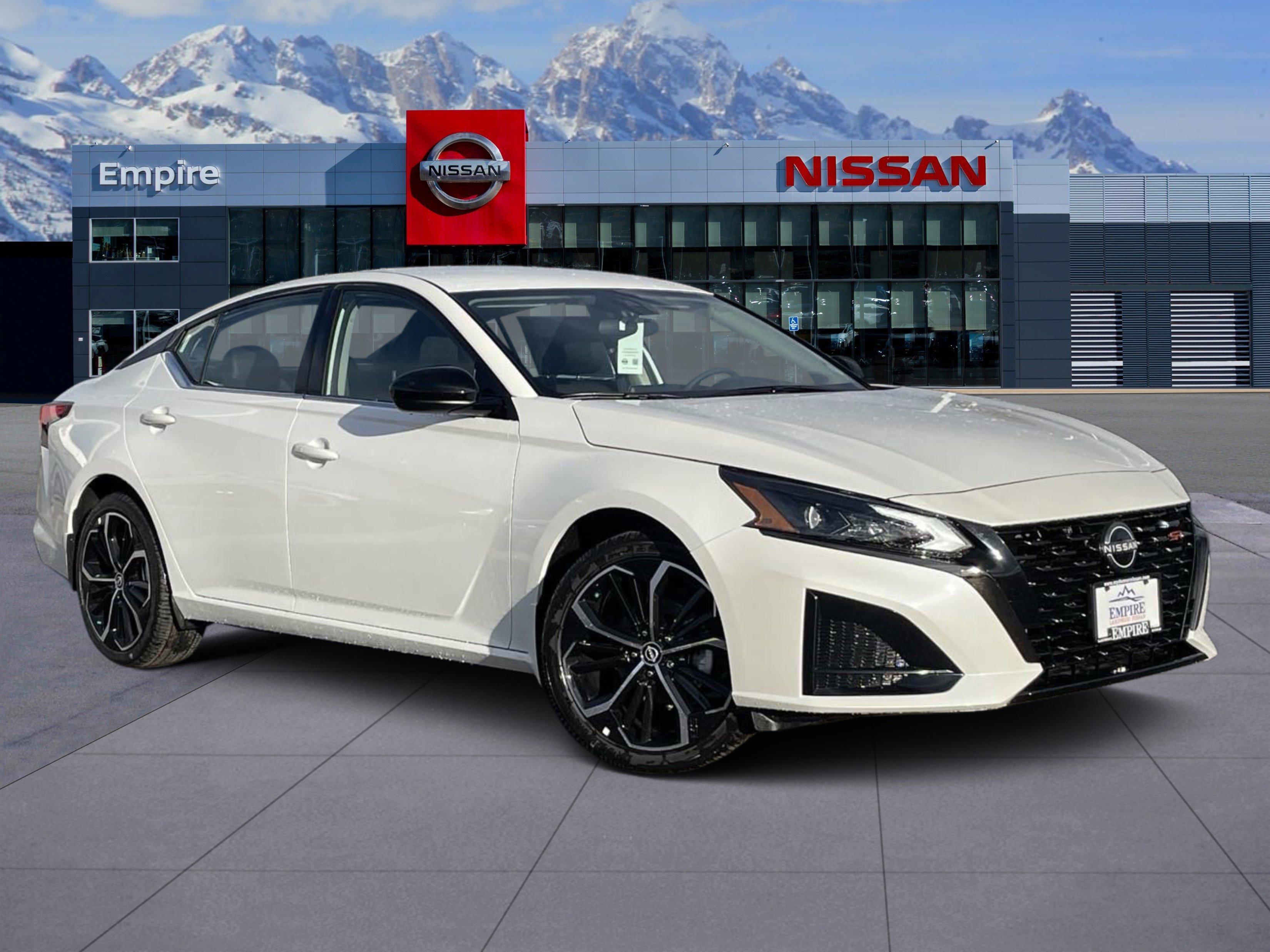 2025 Nissan Altima SR's photo