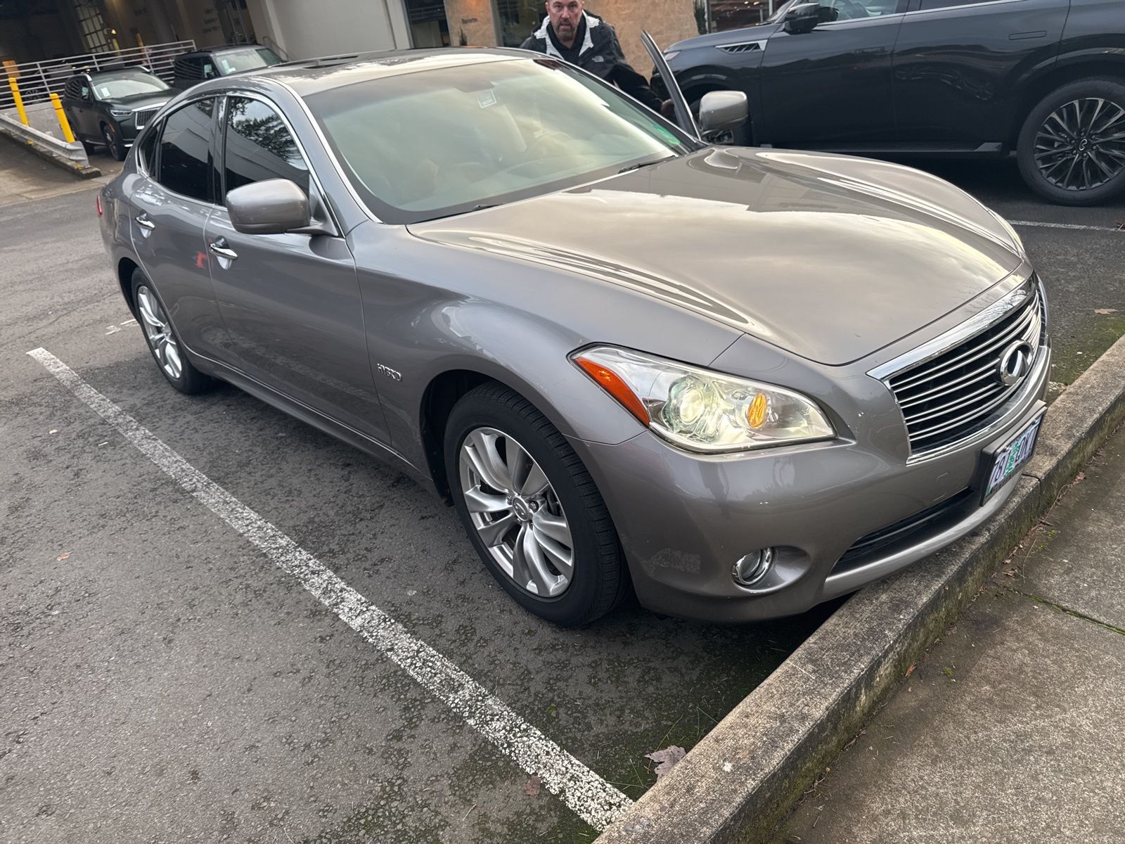 2012 INFINITI M Hybrid's photo