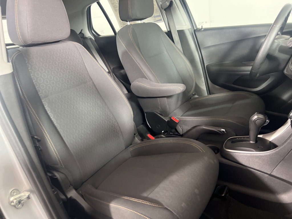 2020 Chevrolet Trax LS photo 12