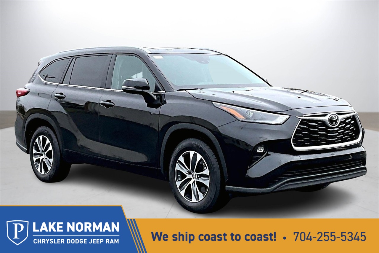 2023 Toyota Highlander XLE's photo
