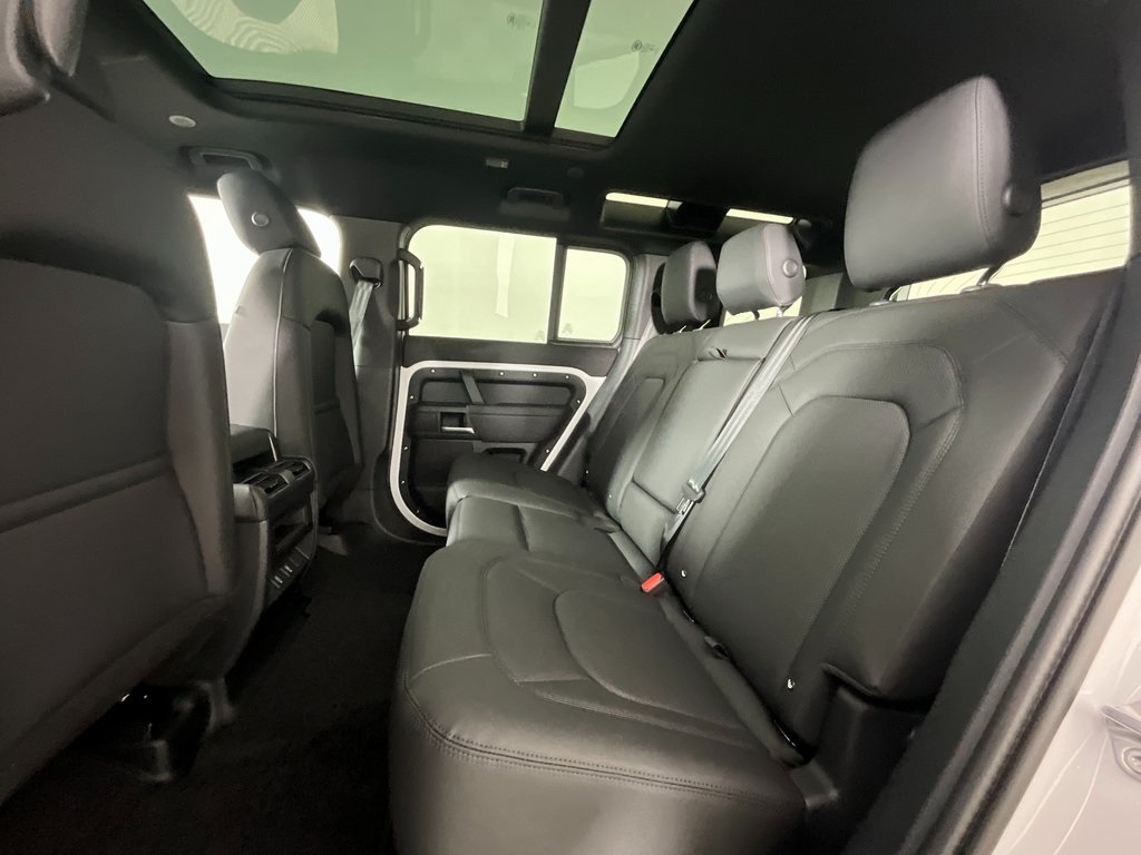 2026 Land Rover Defender 110 S photo 4
