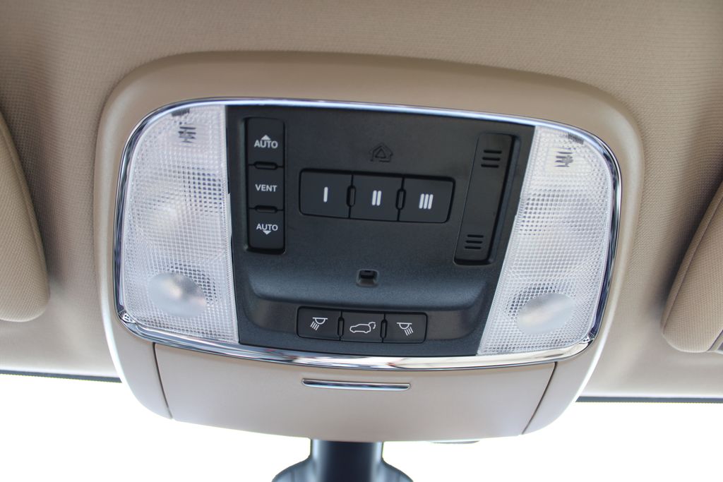 2020 Jeep Grand Cherokee Limited photo 44