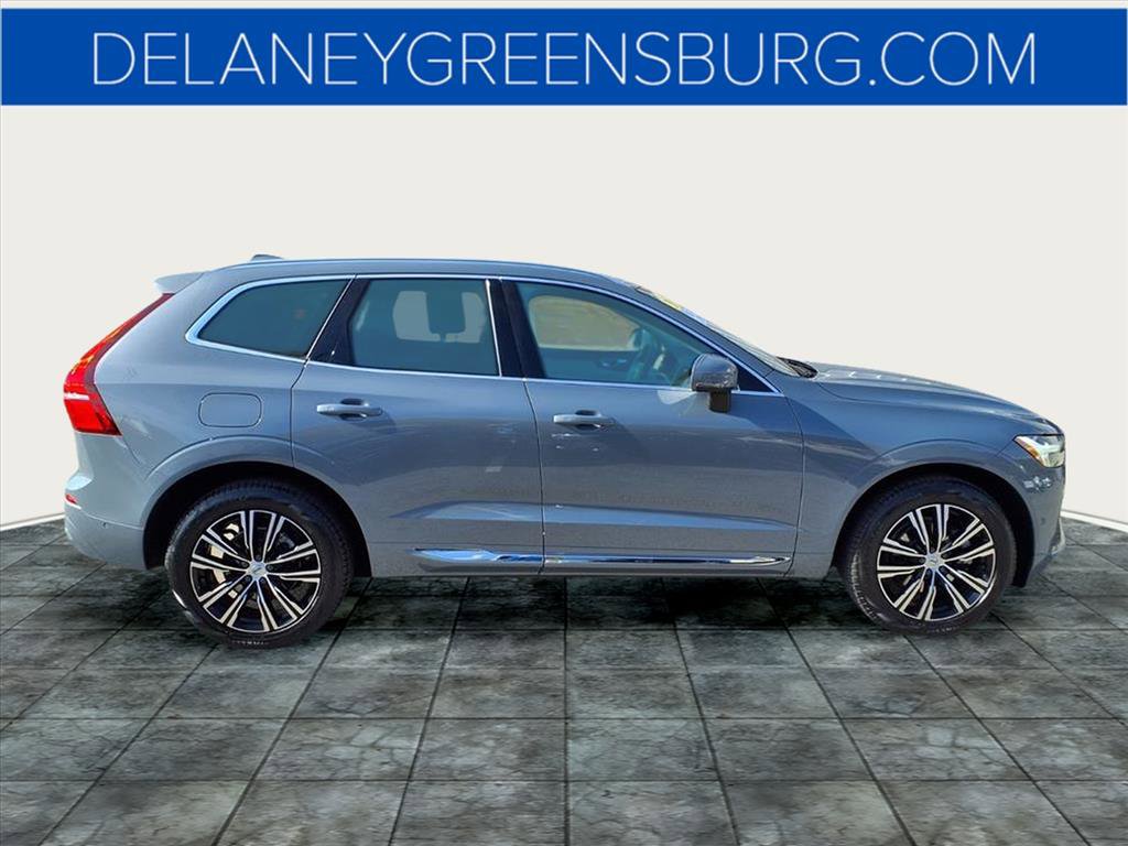2022 Volvo XC60 B5 Inscription photo 2