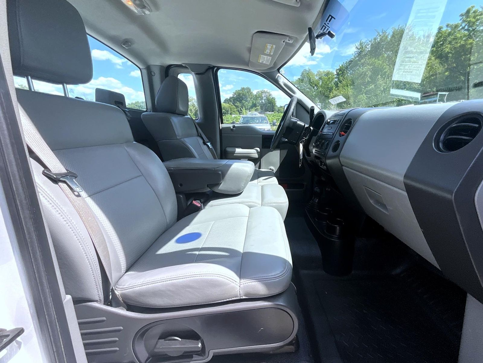 2007 Ford F-150 XL photo 14
