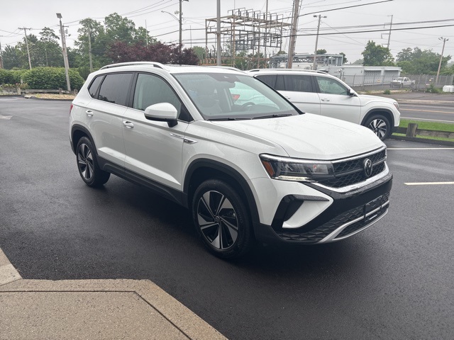 2024 Volkswagen Taos SE photo 4