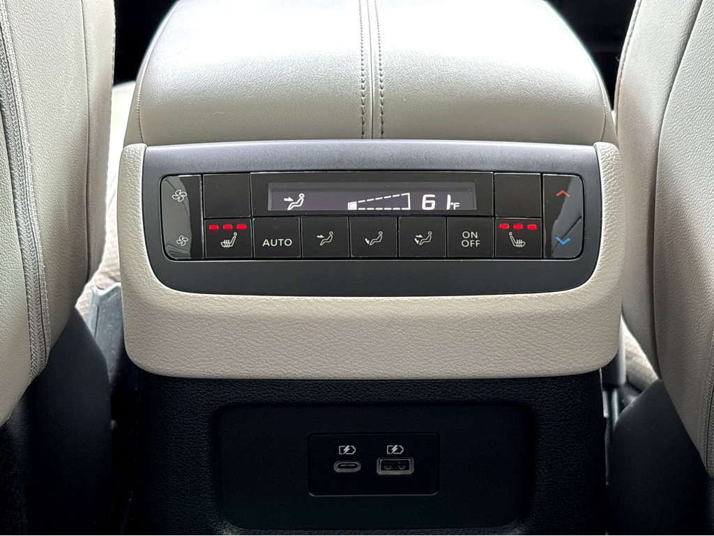 2023 Nissan Pathfinder SL photo 19