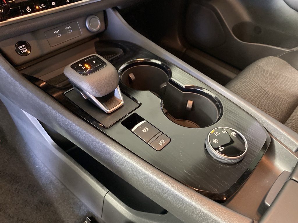 2026 Nissan Rogue SV photo 8