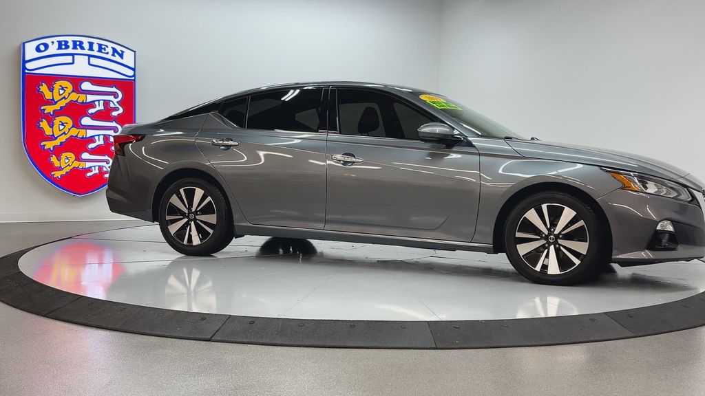 2019 Nissan Altima 2.5 SV photo 3