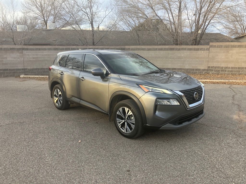 2021 Nissan Rogue SV's photo