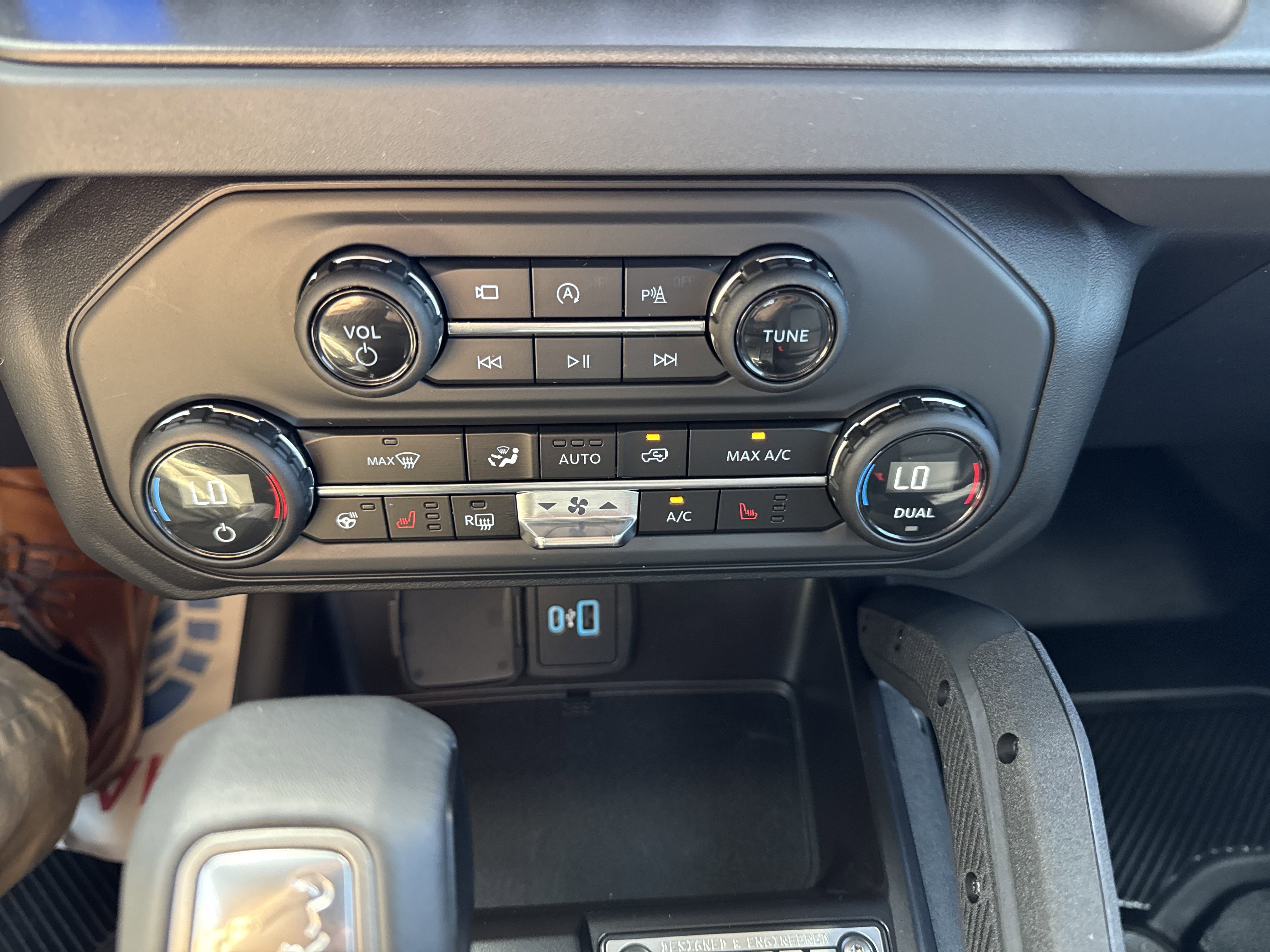 2025 Ford Bronco Badlands photo 6