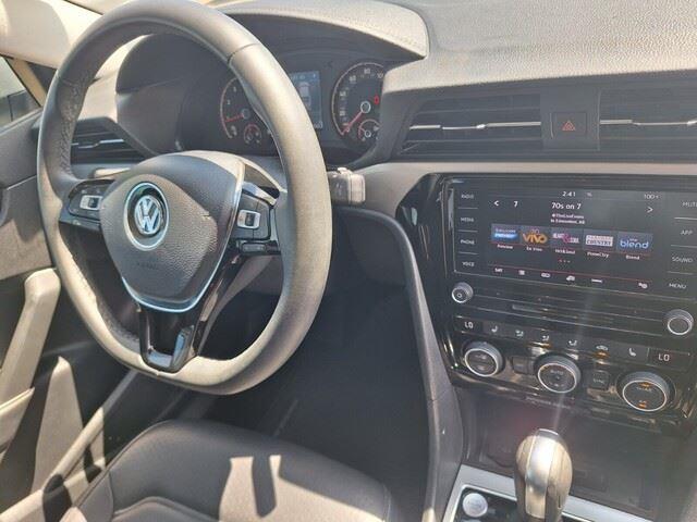 2021 Volkswagen Passat 2.0T SE photo 27