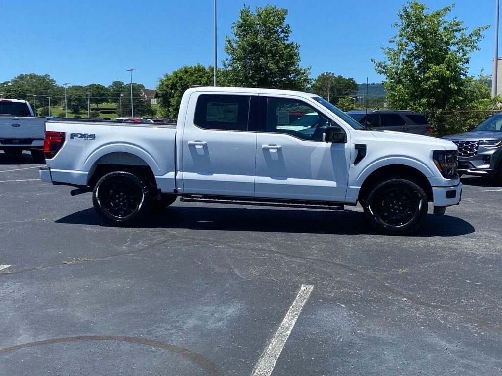 2025 Ford F-150 XLT photo 3