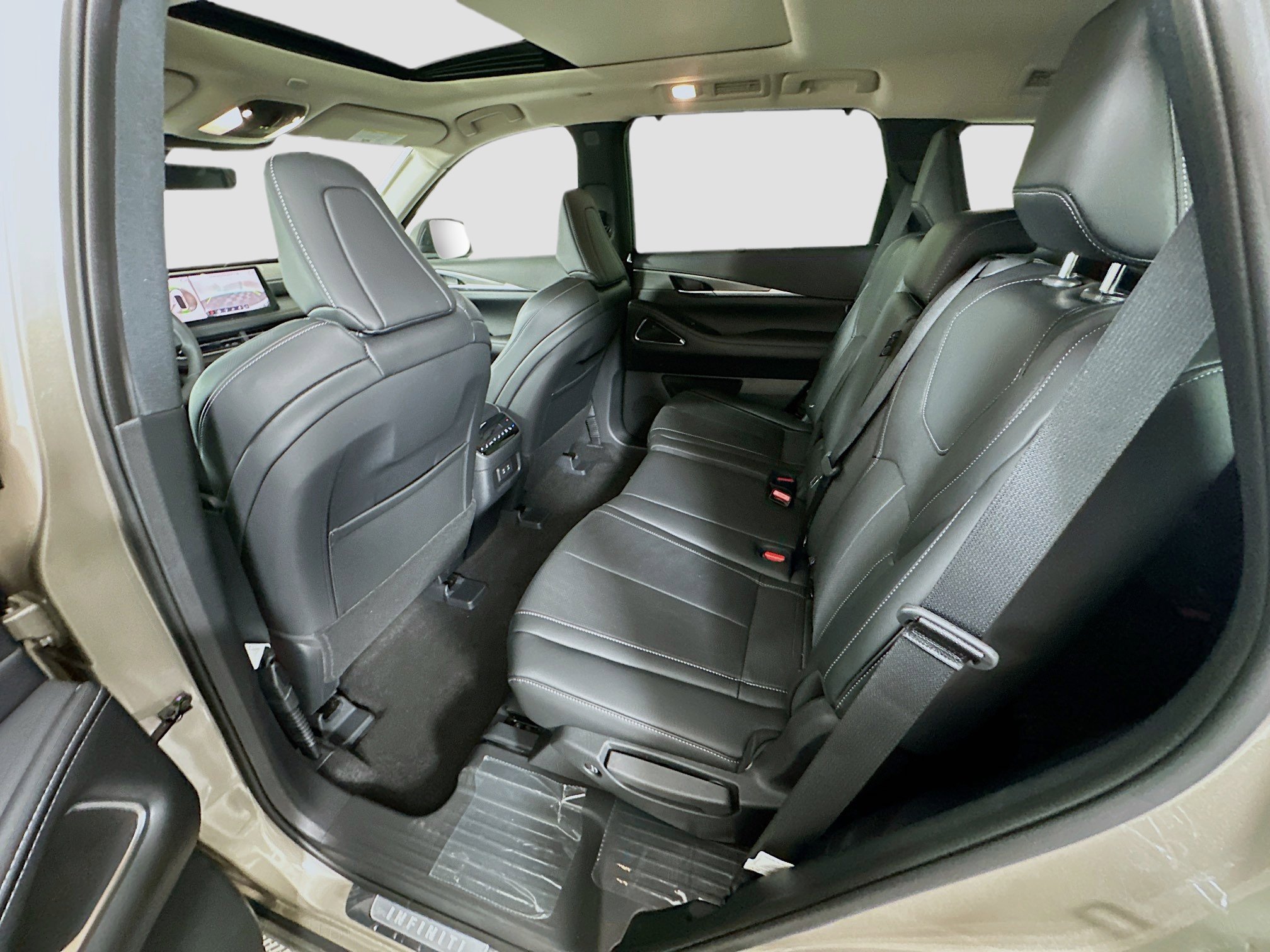 2026 Infiniti QX60 Luxe photo 15