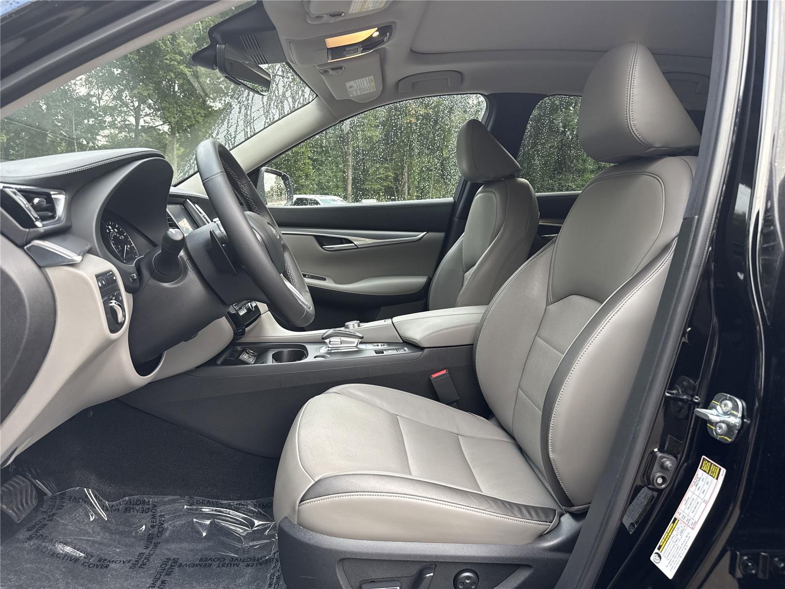 2024 Infiniti QX50 Luxe photo 3
