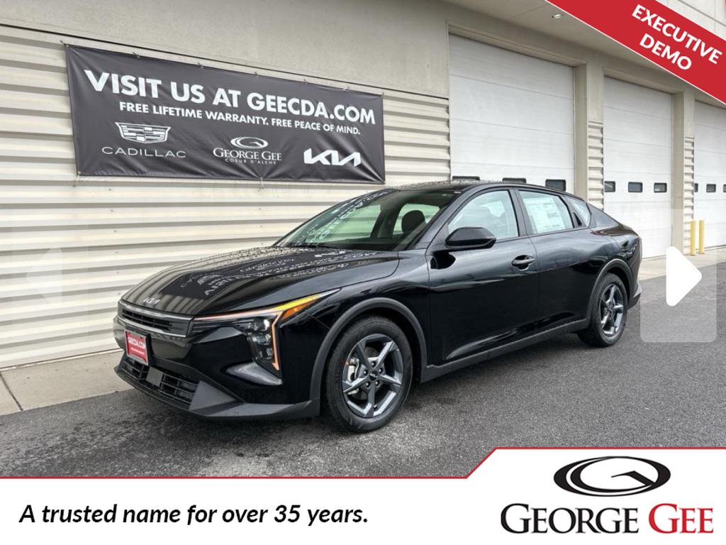 2025 Kia K4 LXS photo 2