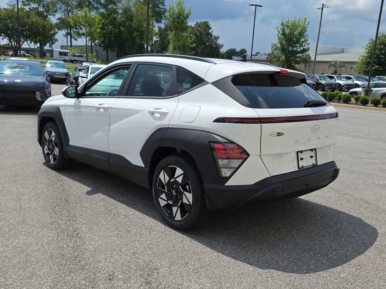 2025 Hyundai Kona SEL photo 5