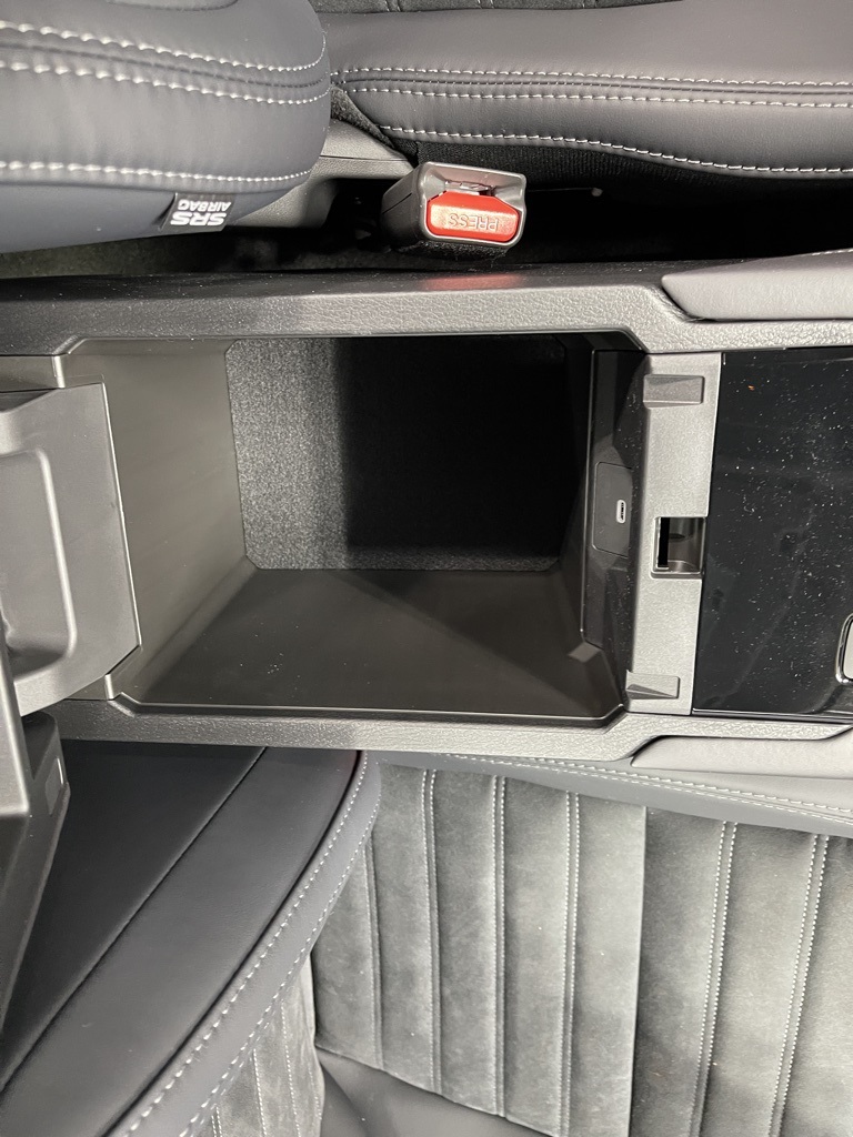 2025 Mitsubishi Outlander SE photo 11