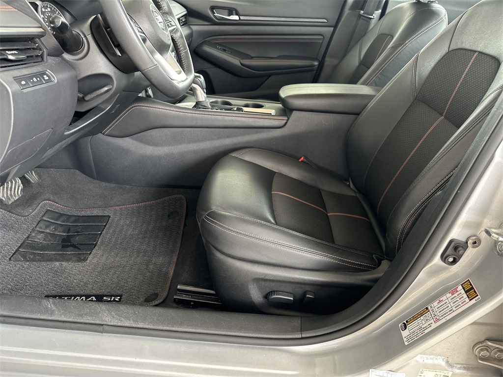 2022 Nissan Altima 2.5 SR photo 12