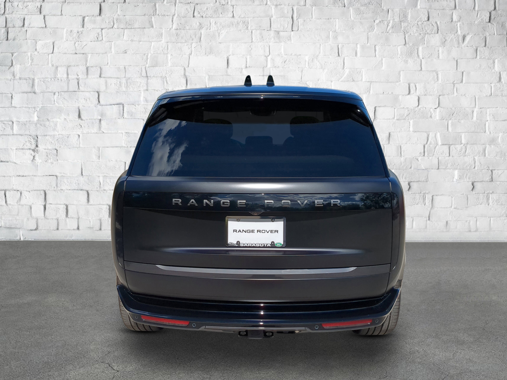 2025 Land Rover Range Rover Autobiography photo 3