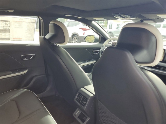 2025 Kia K4 GT-Line Turbo photo 27