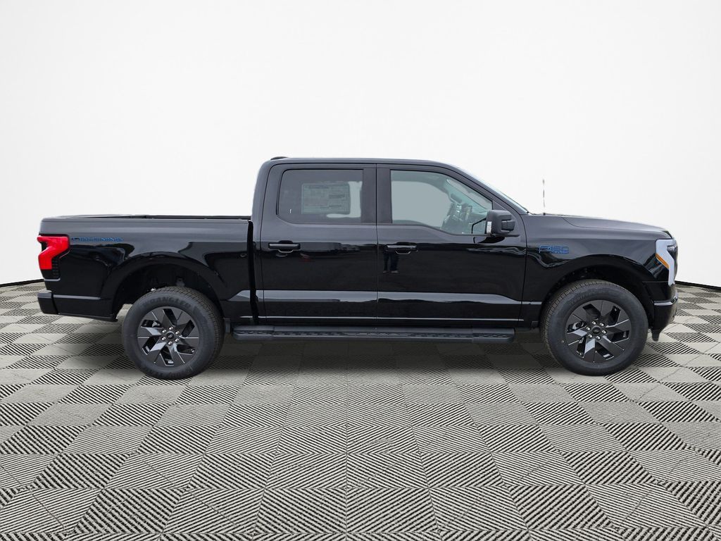 2025 Ford F-150 Lightning photo 4