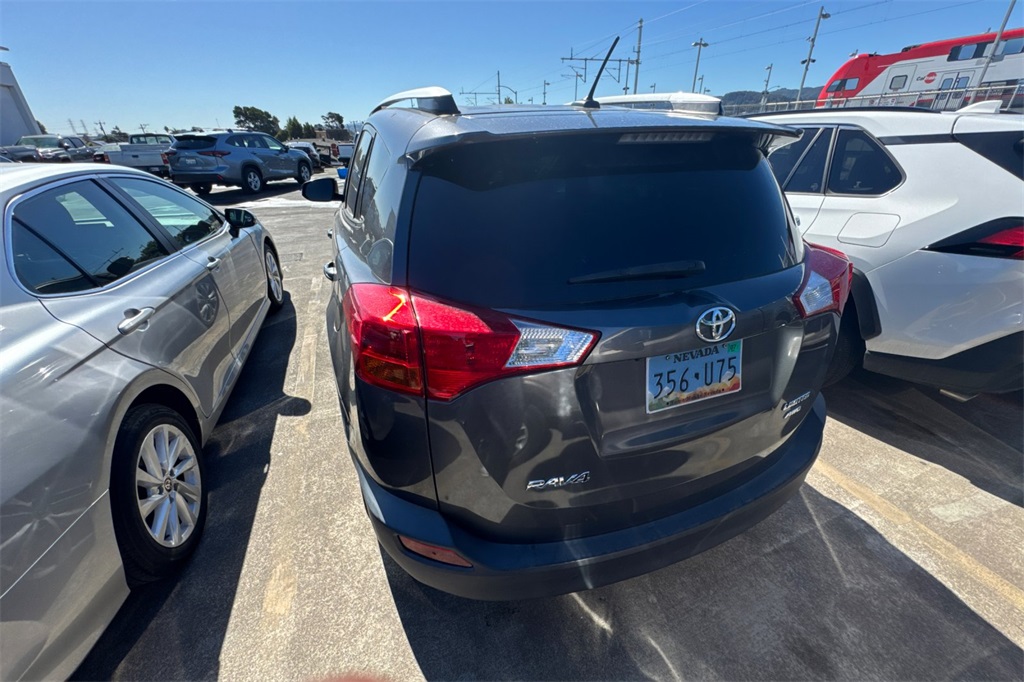 2015 Toyota RAV4 Limited photo 3
