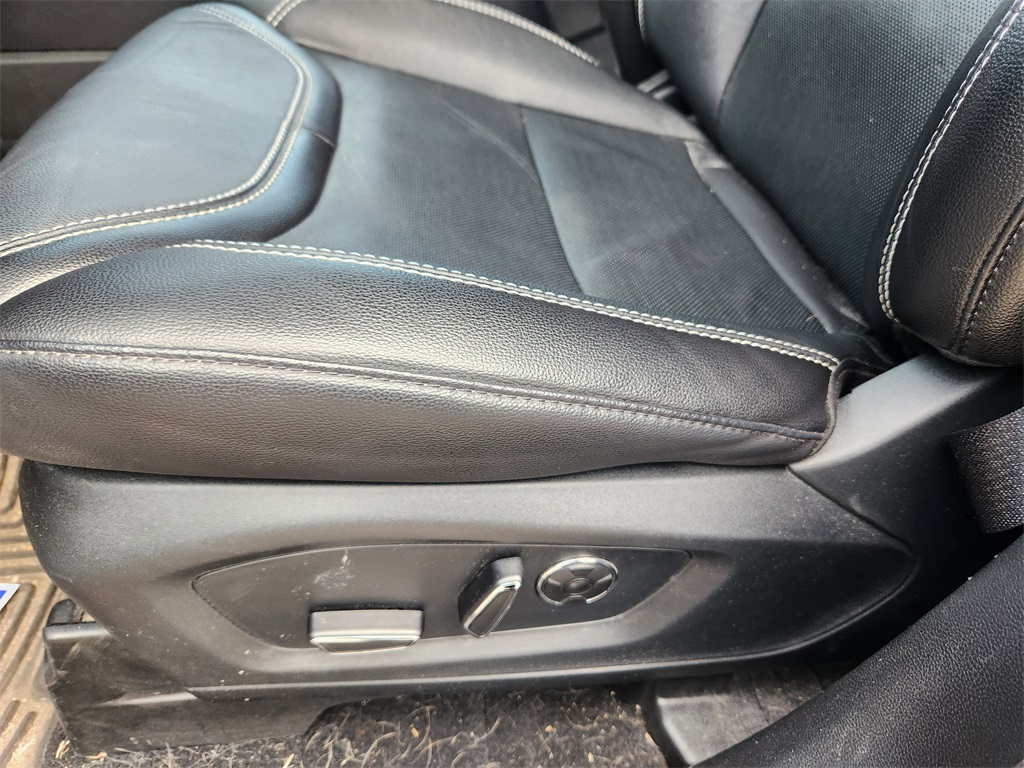 2020 Ford Explorer ST photo 13