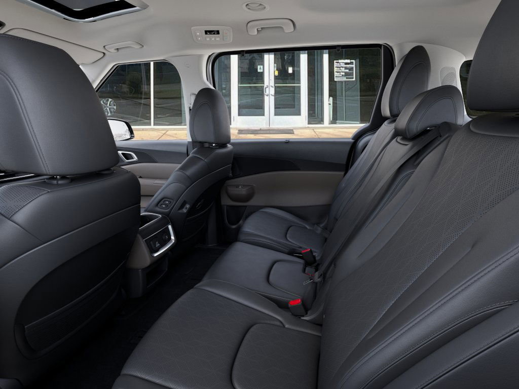 2026 Kia Carnival SX photo 18