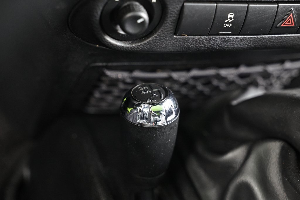 2013 Jeep Wrangler Unlimited Sahara photo 39