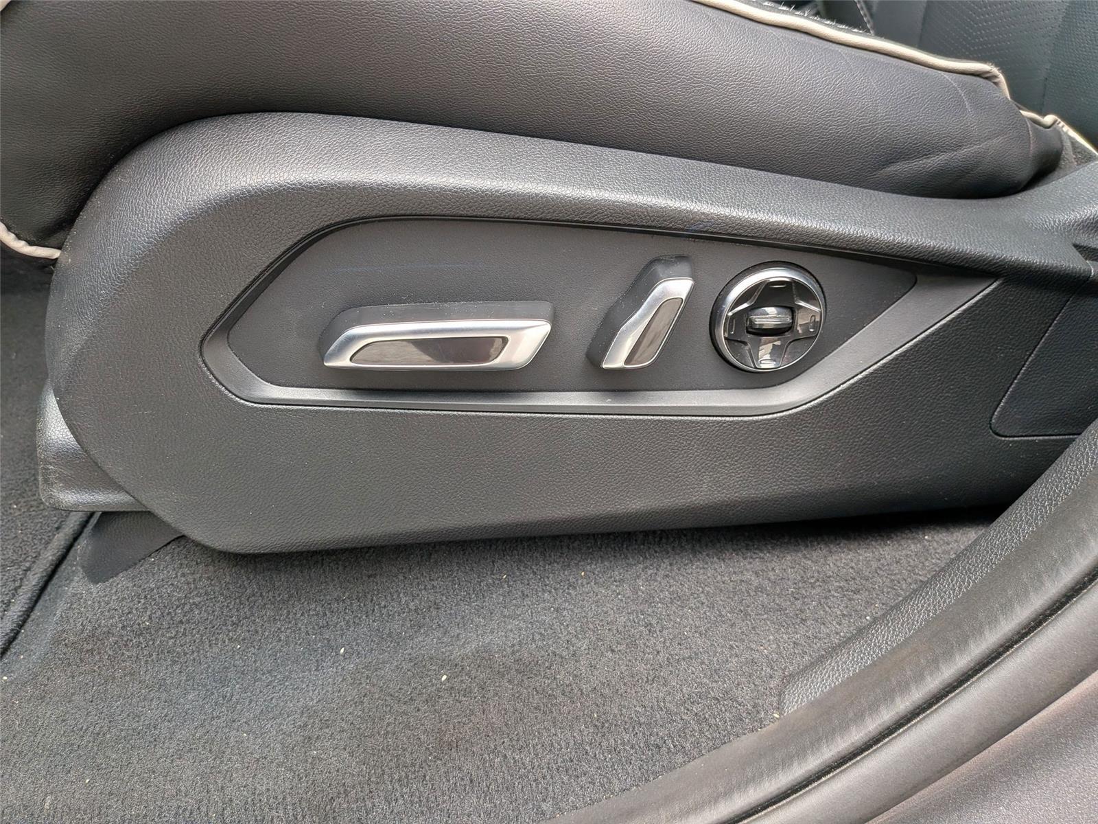2022 Acura MDX Advance photo 13