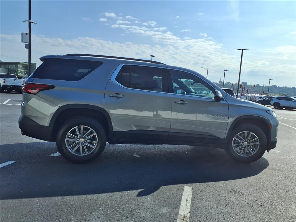 2023 Chevrolet Traverse Cloth photo 13